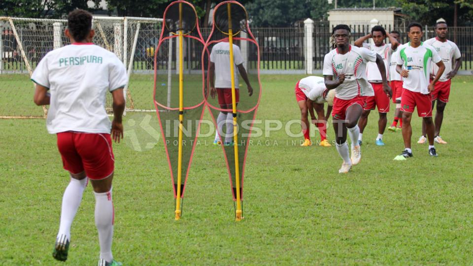 Persipura saat akan melawan Bengaluru JSW (India) pada laga terakhir grup E AFC Cup 2015 Selasa (12/05/15). - INDOSPORT